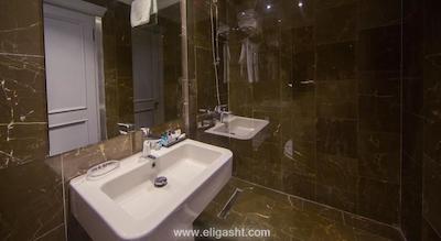 سمسان هتل نیشانتاشی