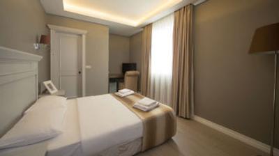 سمسان هتل نیشانتاشی