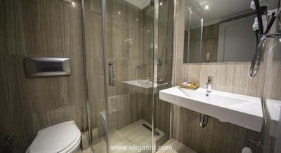 سمسان هتل نیشانتاشی