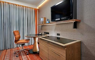 هیلتون لندن تور بریج