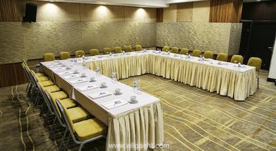 اورکا رویال هتل