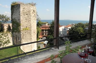 مگارا پالاس-اولد سیتی