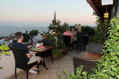 مگارا پالاس-اولد سیتی