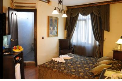 مگارا پالاس-اولد سیتی