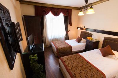 مگارا پالاس-اولد سیتی