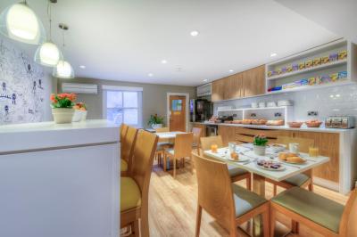 کمفرت این اند سویتز کینگز کرز