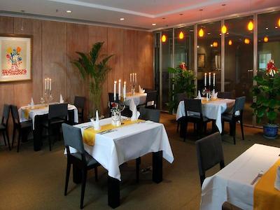 دیلایت پاسیفیک لادل