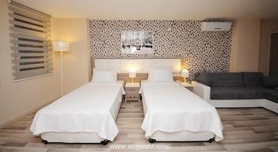 نوسا سوئیتس پرا