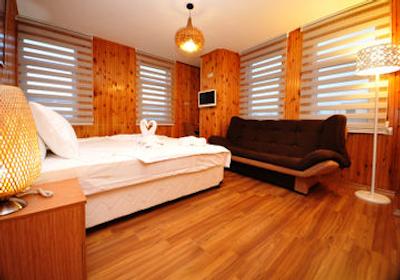 نوسا سوئیتس پرا