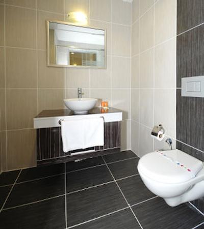 نوسا سوئیتس پرا