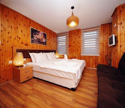 نوسا سوئیتس پرا