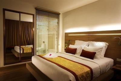 ساچاز اونیو