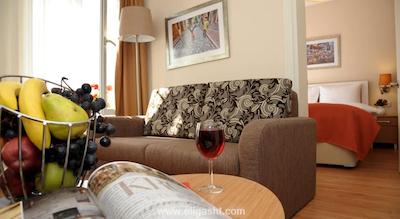 تری اپلز المدگ رزیدنس