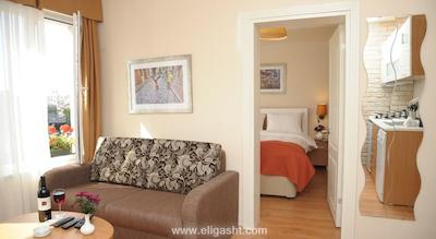 تری اپلز المدگ رزیدنس