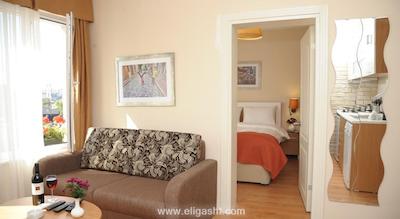 تری اپلز المدگ رزیدنس