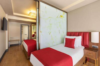 رامادا با ویندهام استانبول پرا تکسیم