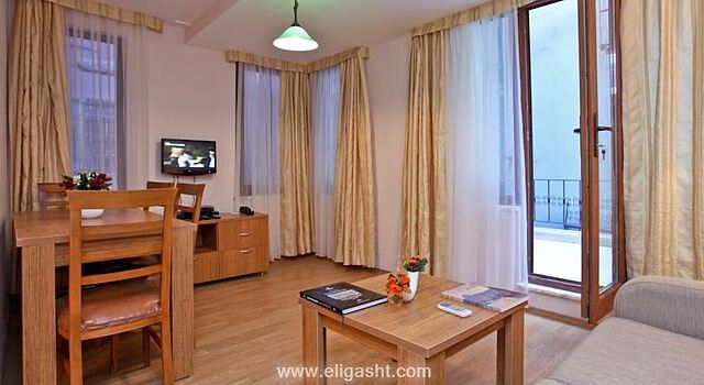 تری اپلز تکسیم سوئیتس رزیدنس