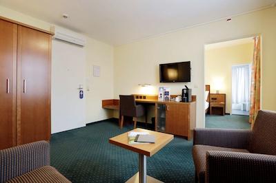 بست وسترن پلاس هتل باهنهف