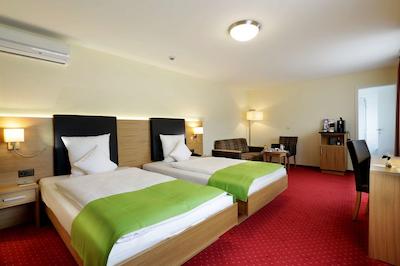 بست وسترن پلاس هتل باهنهف