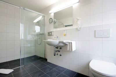 بست وسترن پلاس هتل باهنهف