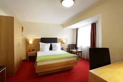 بست وسترن پلاس هتل باهنهف