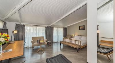 فاروس هتل تکسیم