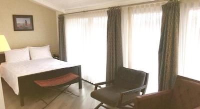 فاروس هتل تکسیم