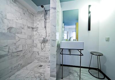 فاروس هتل تکسیم