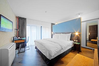 فاروس هتل تکسیم