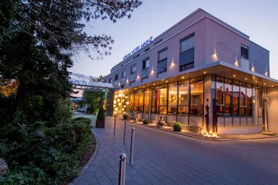 اتریوم مینز