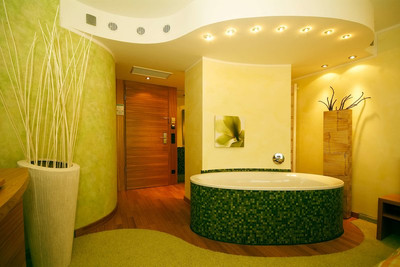 اتریوم مینز