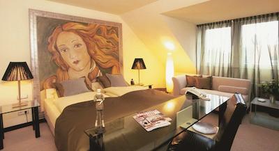 اتریوم مینز