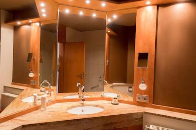 اتریوم مینز