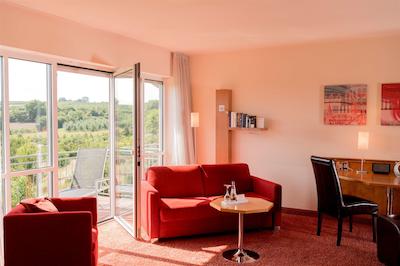 اتریوم مینز