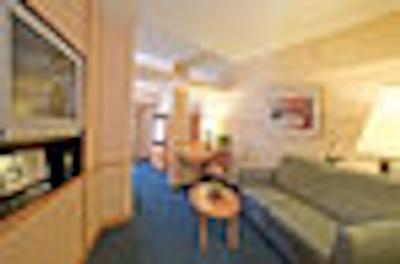 فیرفیلد این اند سویتز برامپتون