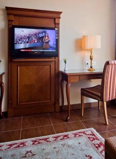 جی ال کا پریمیر د هوم سویتز