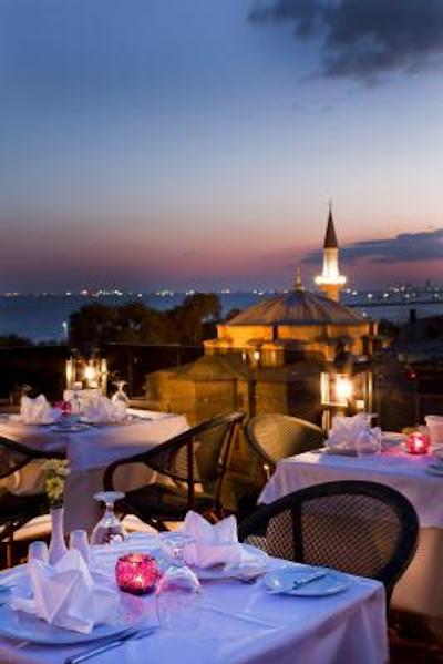 جی ال کا پریمیر د هوم سویتز