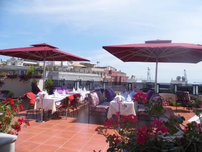 جی ال کا پریمیر د هوم سویتز