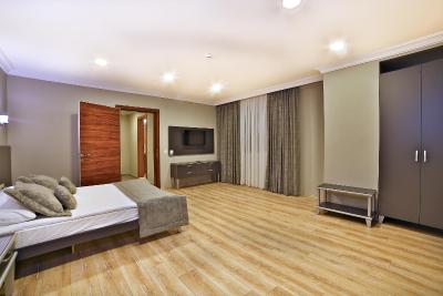 سانلی سوئیت هتل