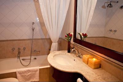 اتاهتل د انجلی