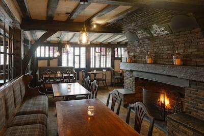 بست وسترن رس اند کرون هتل