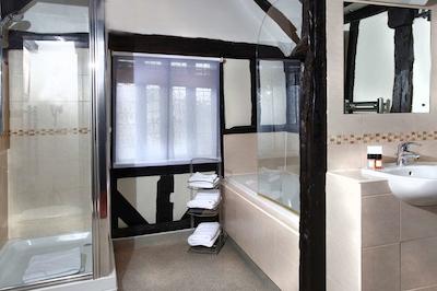 بست وسترن رس اند کرون هتل