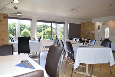 بست وسترن امباسادر متر لج