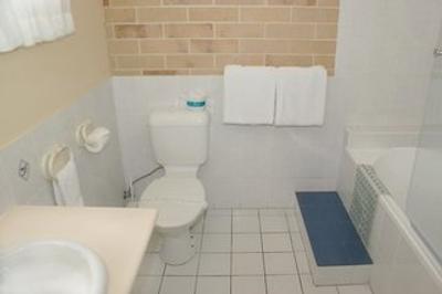 بست وسترن امباسادر متر لج