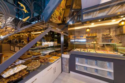 اسکالیون هتل اند اسپا