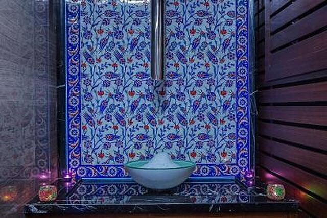 اسکالیون هتل اند اسپا
