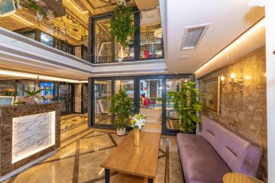 اسکالیون هتل اند اسپا