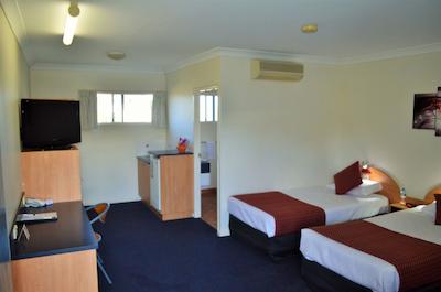 بست وسترن بولوارد لج