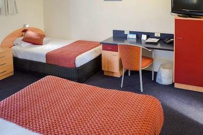 بست وسترن بولوارد لج