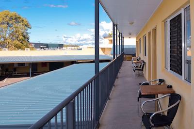 بست وسترن بولوارد لج